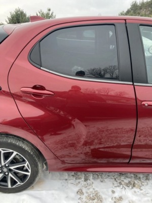 Дверь правый  задний yaris iv 20- 3t3 фото №1