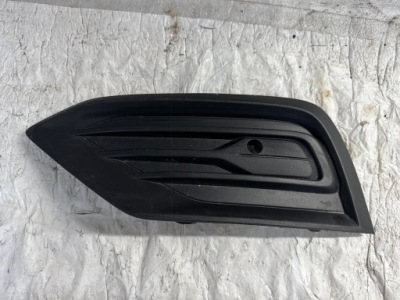 Volvo v60 19- ліва решітка бампера фото №1