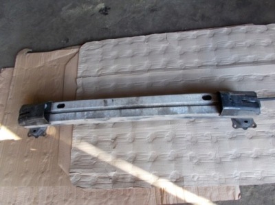 Subaru legacy iv балка бампера перед фото №1