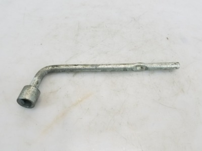 Ключ do kół подъемник suzuki grand vitara ii фото №1