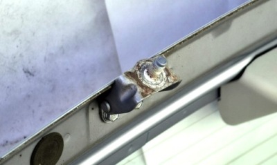 Kia picanto петля кришки правий задня фото №1