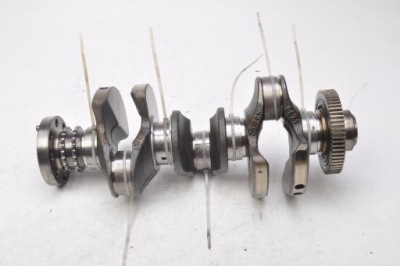 Bmw f40 1.5 118i wał коленчатый фото №1