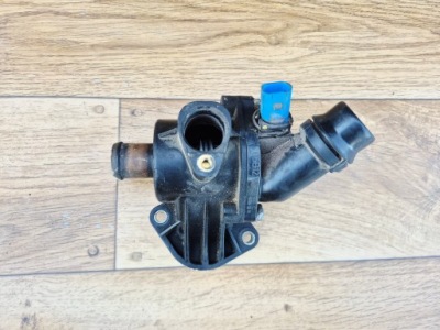 Корпус термостата audi a4 b6 06b121111k фото №1