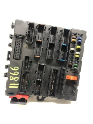 Коробка запобіжників bsi opel 13125487 фото №1