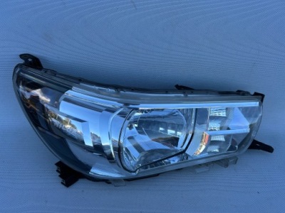 Фара перед правий toyota hilux viii фото №1