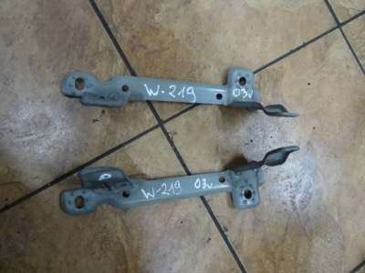 W219 03' кронштейн крила фото №1