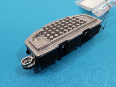 Резистор резистор audi q7 2 4m 4m0820521 2pin, 4pin фото №1