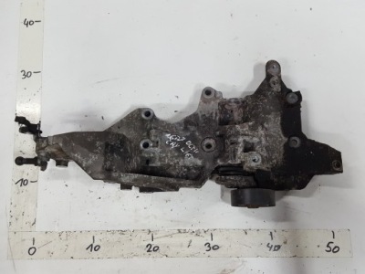 Skoda octavia 2 рестайлинг  1.6 tdi cay кронштейн генератора фото №1