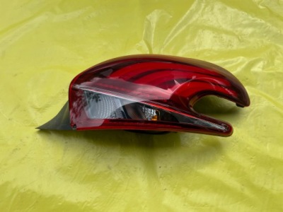 Peugeot 208 lift лампа задня права фото №1