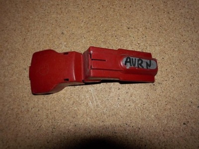 Захист клеми плюсовий toyota auris ii фото №1