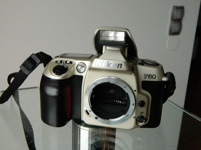 NIKON F60