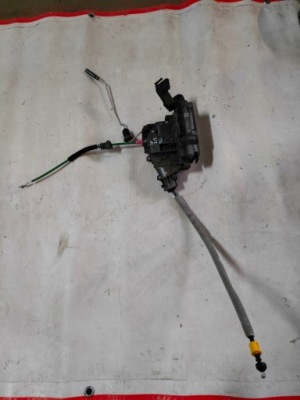 Mercedes w213 kombi замок двері лівий задня 4pin фото №1