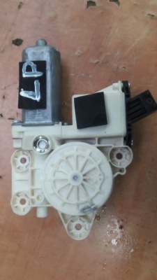 Opel vectra c lift моторчик дверь левый перед фото №1