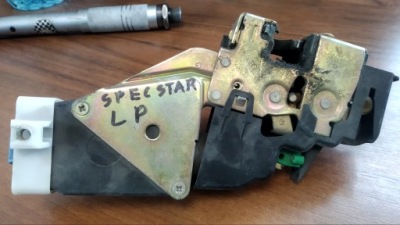 Mitsubishi space star замок перед левый фото №1