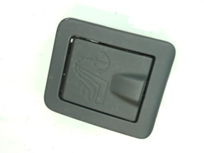 Заглушка isofix audi a8 d4 фото №1