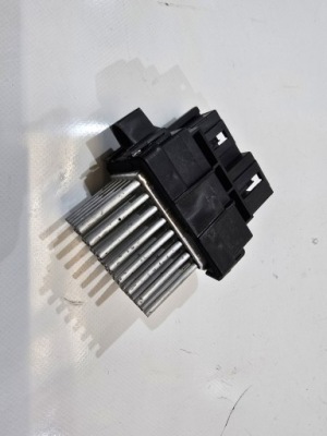 Резистор вентилятор opel insignia a lift 2.0 cdti gm 13503201 фото №1