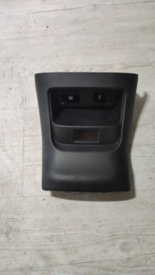 Alfa romeo stelvio 2021 бардачок тунель середнього фото №1