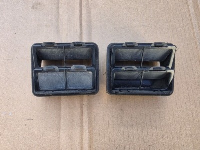 Решітка вентиляційна з поперечина suzuki swift mk7 2011- фото №1