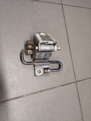 Петля двері правий перед audi a4 b7 8e0831412b фото №1