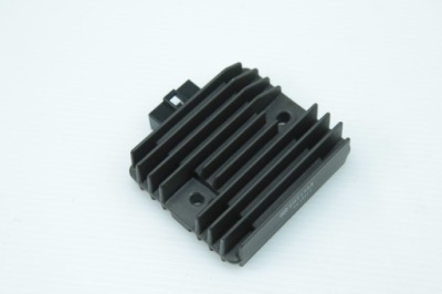 YAMAHA R6 RJ05 03-05 РЕГУЛЯТОР НАПРУГИ 