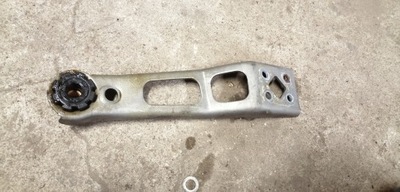 Opel adam кронштейн коробки передач фото №1