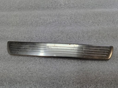 Накладка  порога  левая mercedes w167 a1676860700 фото №1