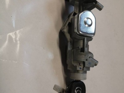 Замок зажигания с ключ mazda 3 фото №1