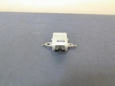 Toyota auris ii блок керування модуль насоса пального 89570-12360 фото №1