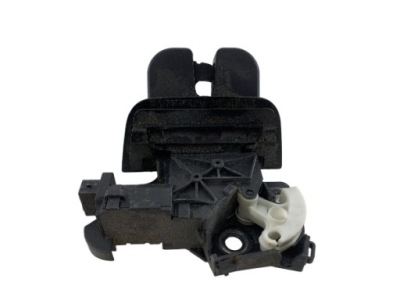 Audi a4 b7 avant замок крышки багажника фото №1