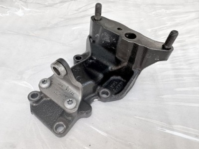 Audi a5 a6 vw 3,0tdi кронштейн насоса впрыска 059145195 059145196c фото №1