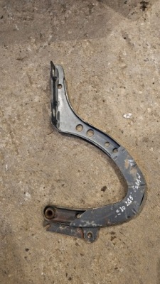 Кронштейн петля кришки bmw e30 фото №1