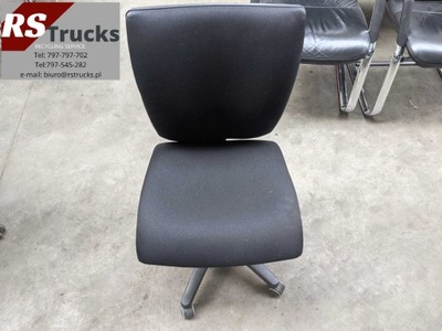 Fotel obrotowy, krzesło biurowe czarne na kółkach