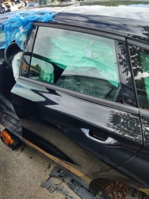 Audi a3 8y дверь левый задняя код лакокрасочного покрытия ly9b фото №1