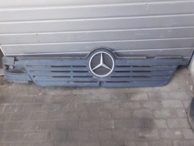 Решітка радіатора mercedes atego фото №1