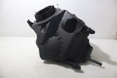 Корпус фільтра повітря audi a6 c6 3.0tdi фото №1