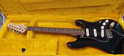 GITARA ELEKTRYCZNA FENDER STRATOCASTER