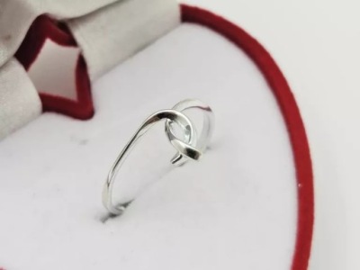 SKROMNY SREBRNY PIERŚCIONEK 1,41G P.925 R.23