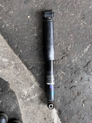 263 renault koleos ii амортизатор задній лівий 562109408r фото №1