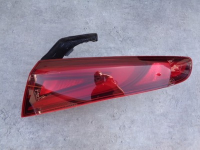 Alfa romeo giulia лампа задня права usa фото №1