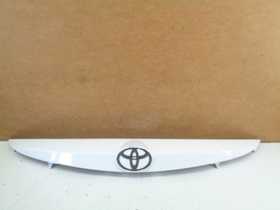 Toyota Auris II listwa blenda osłona klapy
