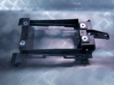 Audi a4 b8 кронштейн туннель 8k0863531a фото №1