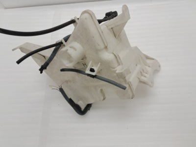 Toyota auris ii e18 бачок омывателя 85310-02490 фото №1