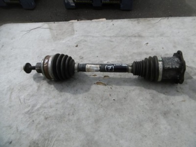 Привідний вал ліва 4m0407271l vw touareg iii фото №1