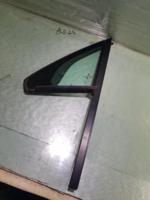 Скло двері лівий перед vw touareg iii 760845113a фото №1