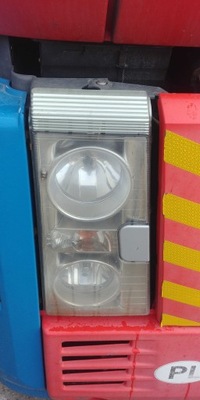 Лампа правий перед renault magnum 460 dxi фото №1