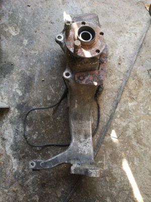 Поворотний кулак ліва лівий перед audi a8 d2 lift 4d0407257m фото №1