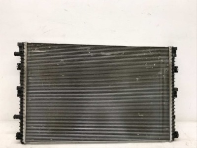 Радіатор води audi q7 2 a6 c8 4m0145804aa фото №1