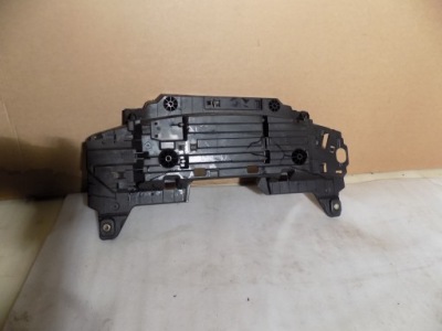 Пластик кришки задня mercedes w204 a2045452240 фото №1