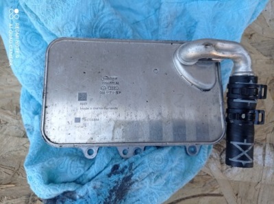 Радиатор масла audi 3.0 tdi cgqb 059117015p фото №1