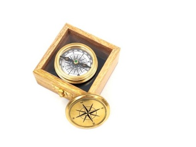 Kompas mosiężny w pudełku drewnianym 229514